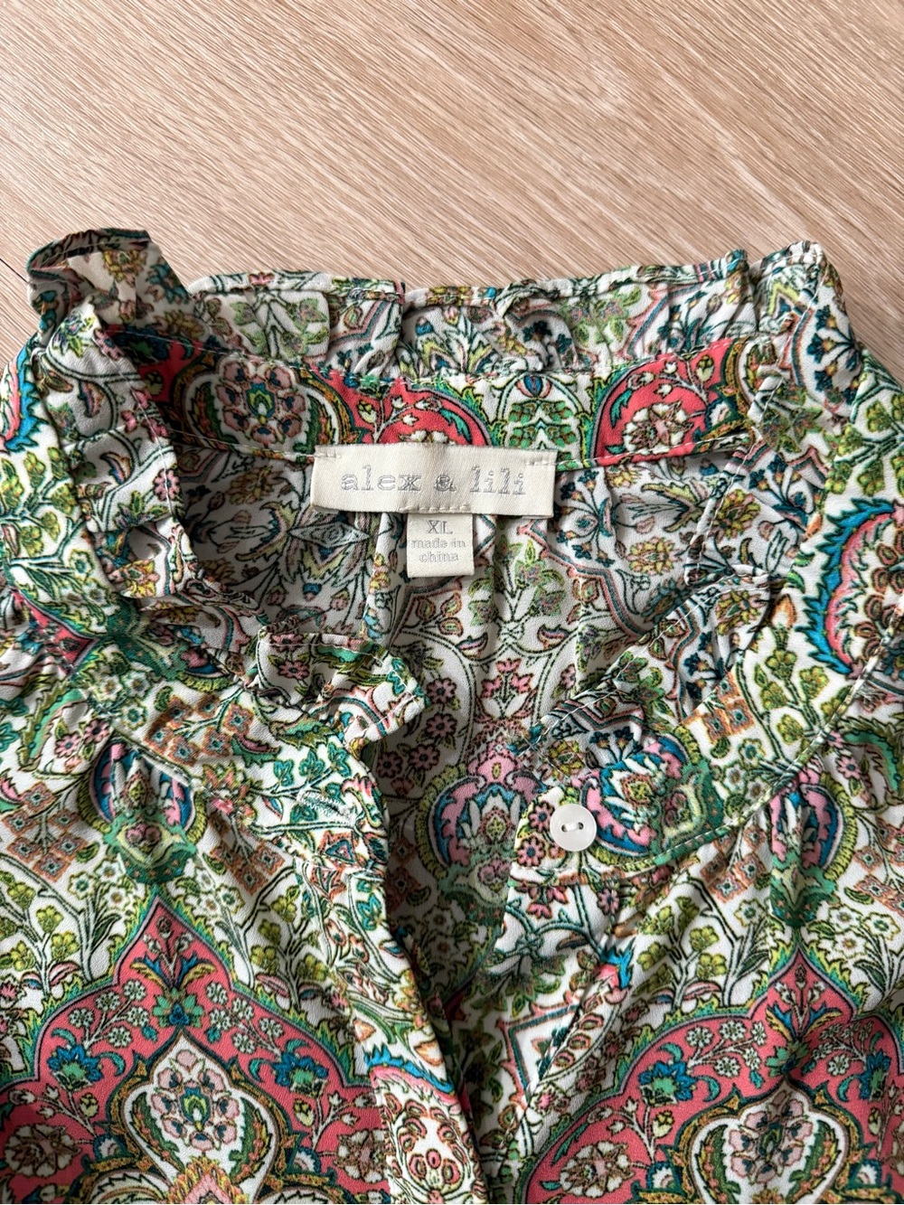 Patterned Blouse - Picture 3 of 4